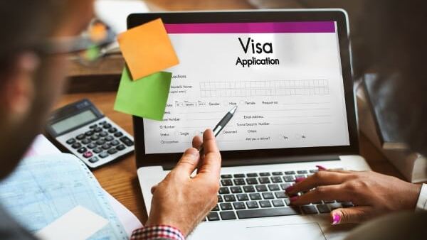 Visa J-1 : le mystère du sponsor